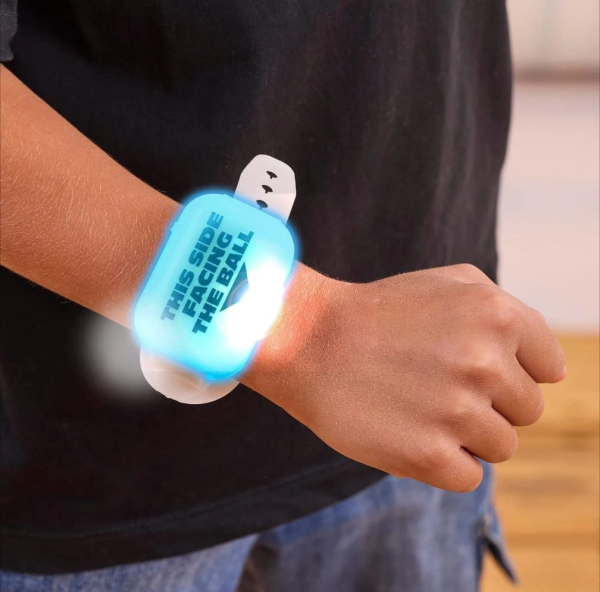 Glow Ball Interactive Game with 3 Wrist Bands, Fast Action Games for Ages 6+, 3 Players (Ref: 0730002014155) - Image 3