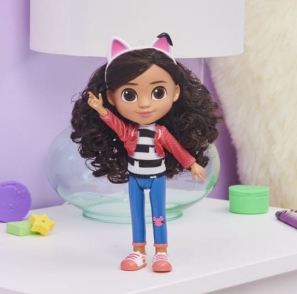 Gabby's Dollhouse Large Fashion Doll with Cat Ears, Removable Outfit, Netflix Series Character, Ages 3+ (Ref: 778988364383) - Image 4